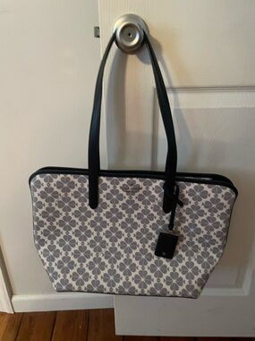 Kate Spade  Spade Flower Pattern Tote Navy and White
